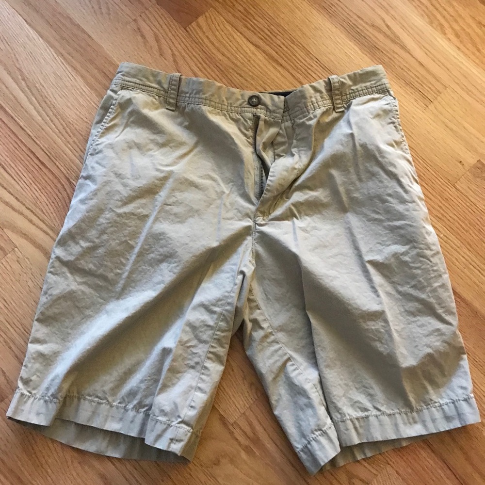 Izod cargo shorts